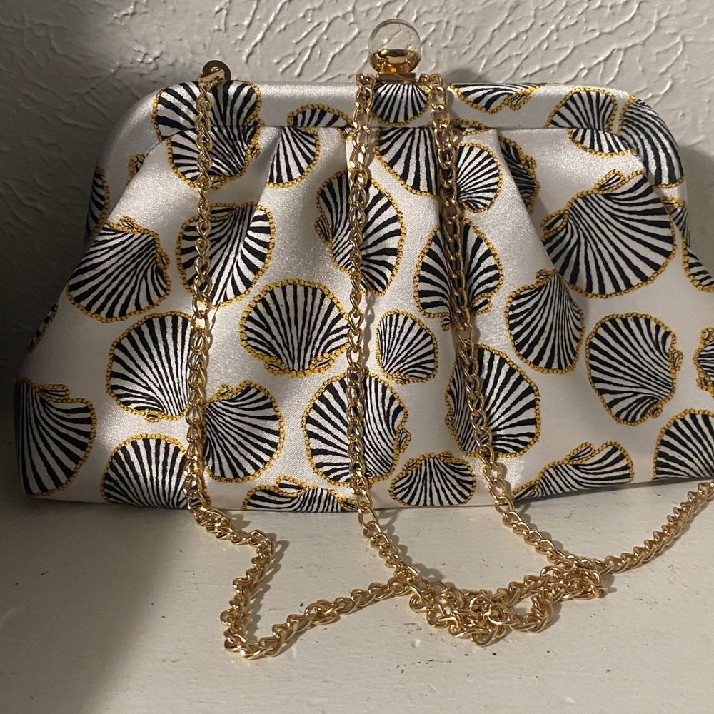 Isaac Mizrahi White and Gold Shell Clutch - Picture 4 of 4